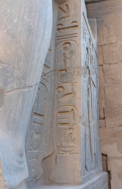 Hieroglyphen im Luxor-Tempel in Ägypten