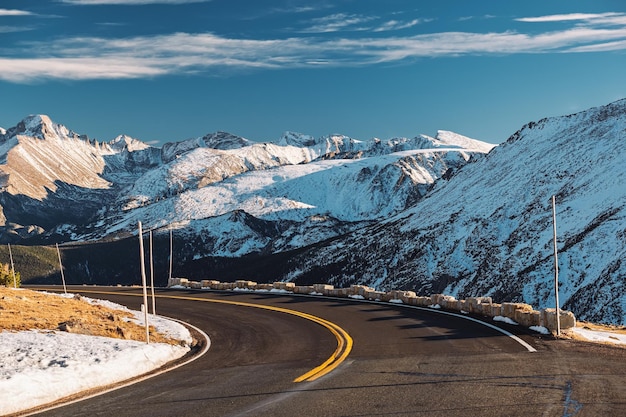 Highway in der alpinen Tundra Rocky Mountain National Park in Colorado