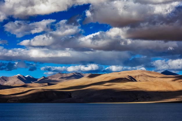 Himalaya-See Tso Moriri auf Sonnenuntergang, Korzok, Ladakh, Indien