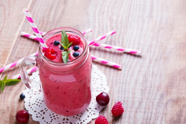 Himbeer-Smoothie in einem Glas