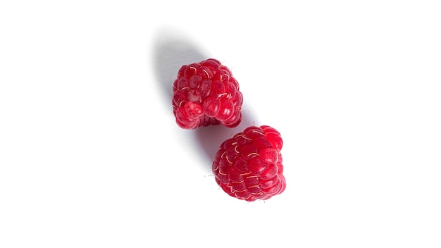 Himbeere isoliert. Himbeeren