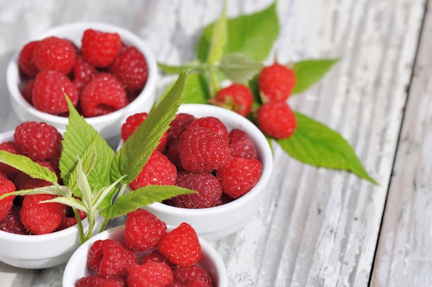 Himbeeren auf Schalen