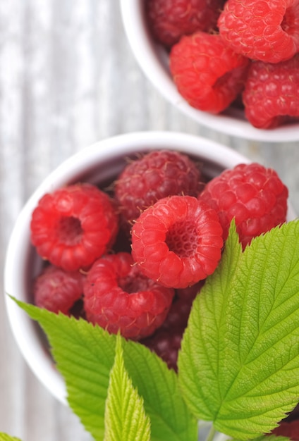 Himbeeren auf Schalen