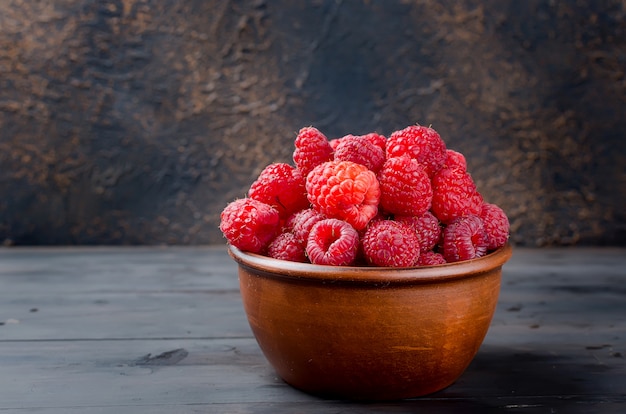 Himbeeren in einer Schüssel