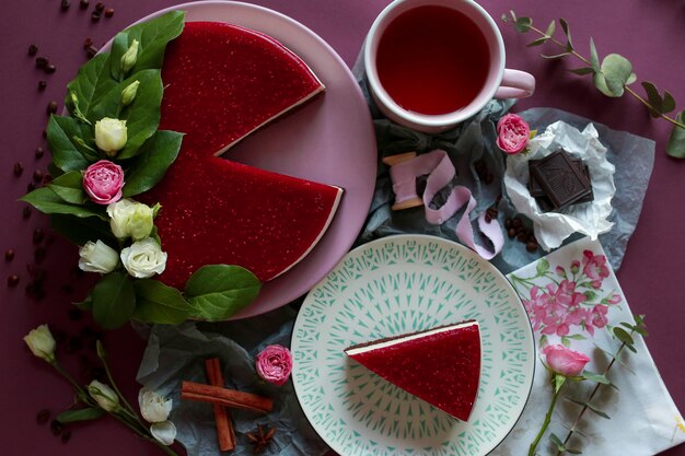 Himbeerkäsekuchen mit grünem Tee