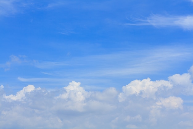 Himmel und Wolke