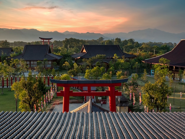 Hinoki Land building (Bann Mai Hom Hinoki) Estilo de construção japonês em Chiang Mai Tailândia É uma nova atração turística em Chiang Mai incrível Tailândia.