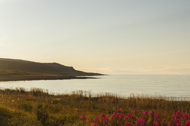 Hintergrund der Umgebung der Rybachy-Halbinsel Barentssee