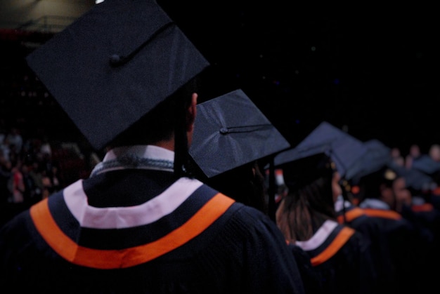 Hintergrundansicht von Studenten bei der Abschlusszeremonie