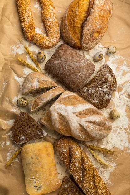 Hintergrundsortiment von Backwaren glutenfreier Roggen