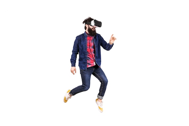 Hipster barbudo em VR
