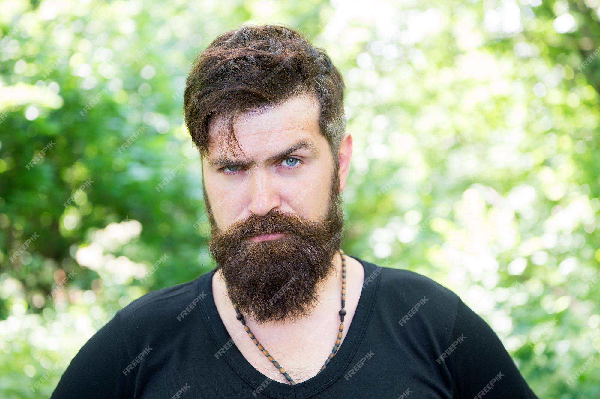 Bonito Homem Barbudo Hipster Com Corte De Cabelo Elegante E Barba