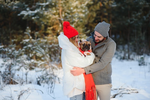 História de amor de casal de neve de inverno