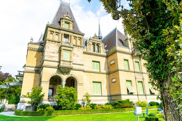 História do museu nacional do castelo de hunegg na suíça