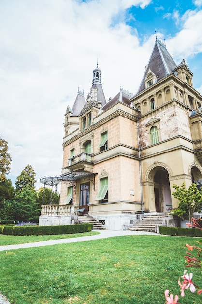 História do Museu Nacional do Castelo de Hunegg na Suíça