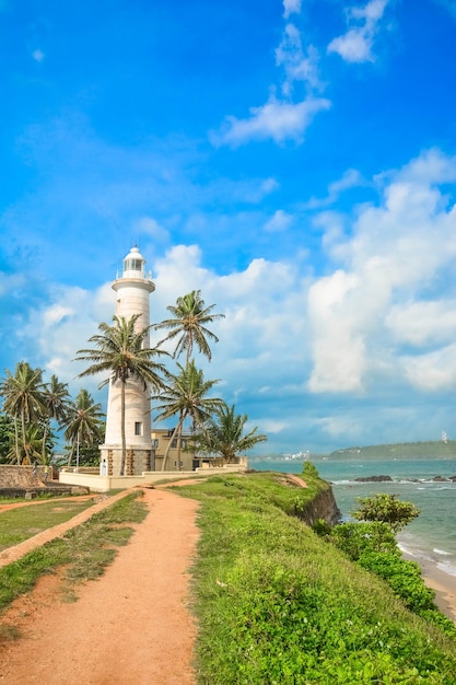 El histórico faro del fuerte de Gall en Sri Lanka