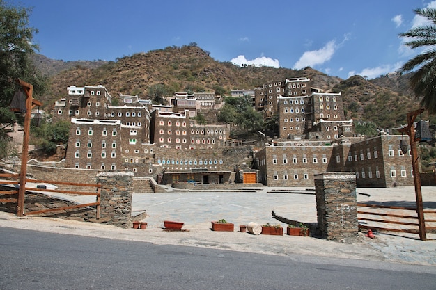 El histórico pueblo de Rijal Almaa en Arabia Saudita