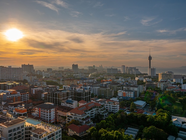 Hito de la ciudad de Pattaya por la mañana