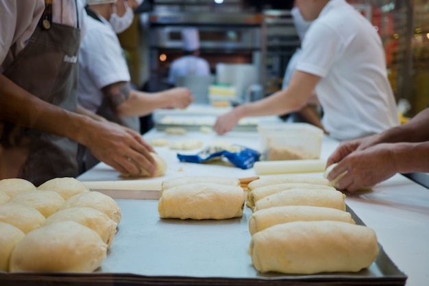 hizo un pan, preparando pan, comida sana