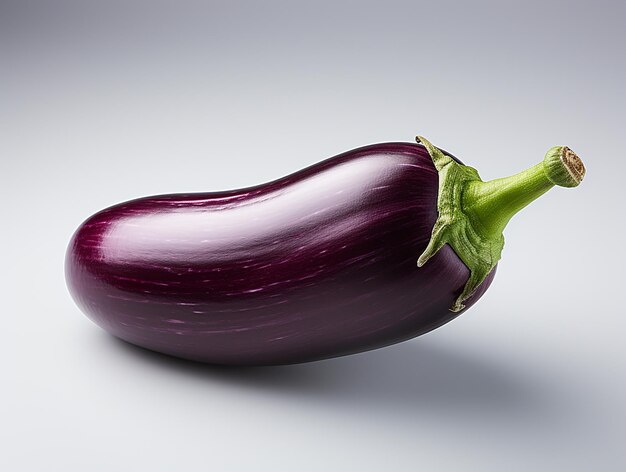 Hochdetaillierte isolierte Aubergine