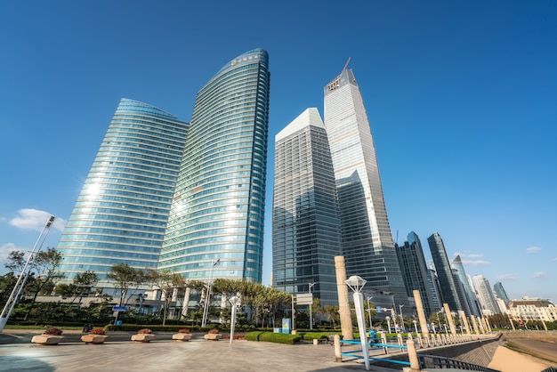 Hochhauslandschaft der Qingdao City Street