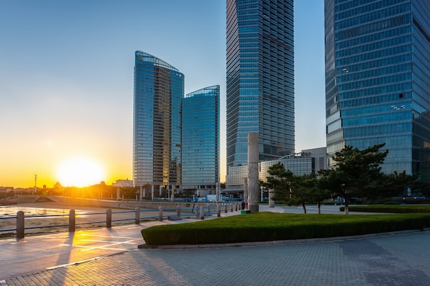 Hochhauslandschaft der Qingdao City Street