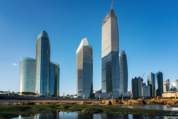 Hochhauslandschaft der Qingdao City Street