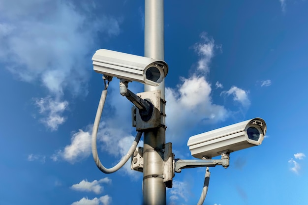 Hochtechnologisches System mit zwei IP-CCTV-Kameras