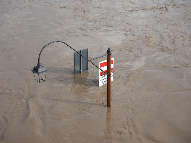 Hochwasser des Flusses Po in Turin