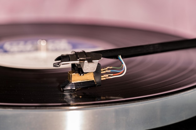 Hochwertiges Vinyl-Plattendeck und Tonarm