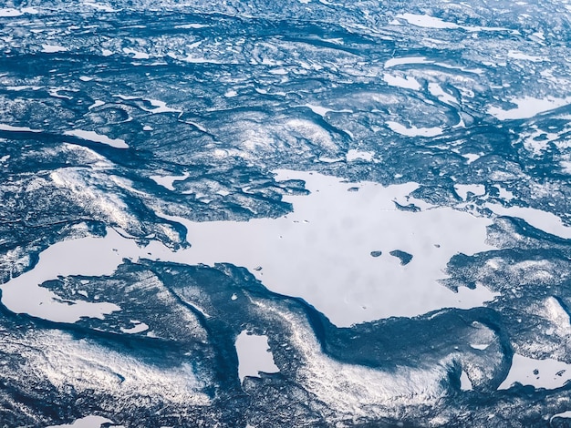Foto hochwinkelansicht auf das gefrorene meer