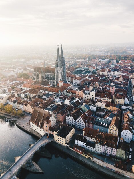 Hochwinkelansicht auf das Stadtbild gegen den Himmel