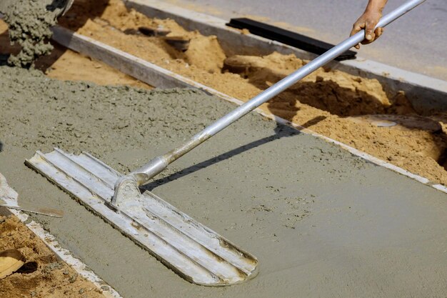 Foto hochwinkelansicht auf eine verlassene baustelle