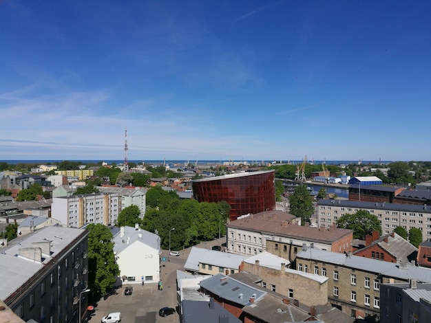 Foto hochwinkelansicht der stadt in der stadt gegen den himmel