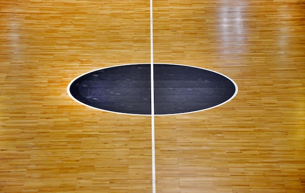 Foto hochwinkelansicht des basketballplatzes