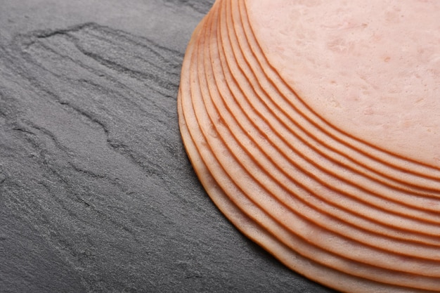 Foto hochwinkelansicht des brotes auf dem tisch