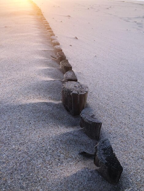 Foto hochwinkelansicht des fußweges am strand