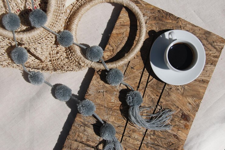 Foto hochwinkelansicht des kaffees auf dem tisch