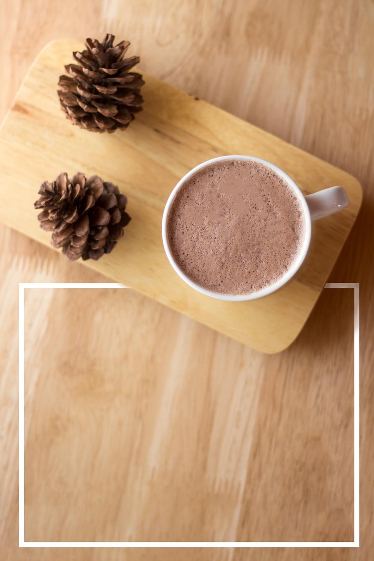 Foto hochwinkelansicht des kaffees auf dem tisch
