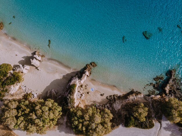 Foto hochwinkelansicht eines strandes