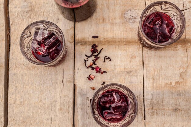 Foto hochwinkelansicht von früchten im glas