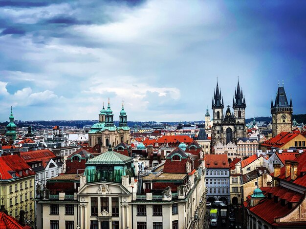 Foto hochwinkelansicht von gebäuden in der stadt