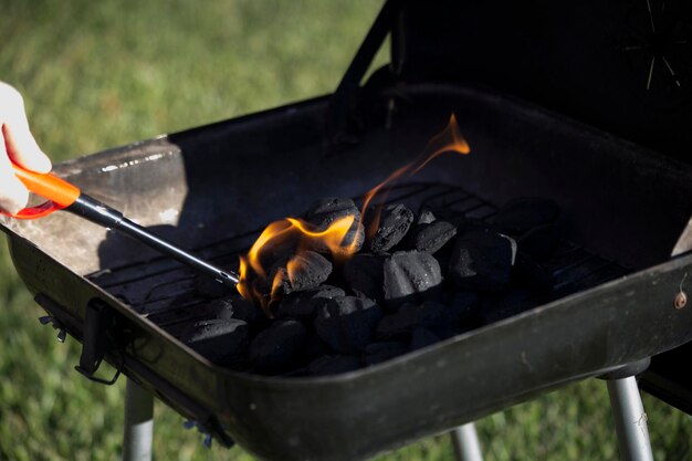 Foto hochwinkelansicht von krabben auf dem grill