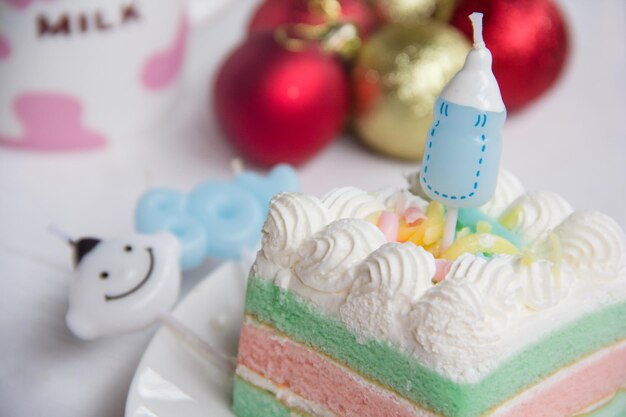 Hochwinkelansicht von Kuchen auf dem Tisch