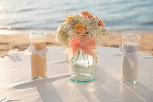 Hochzeitsaufbau am Strand