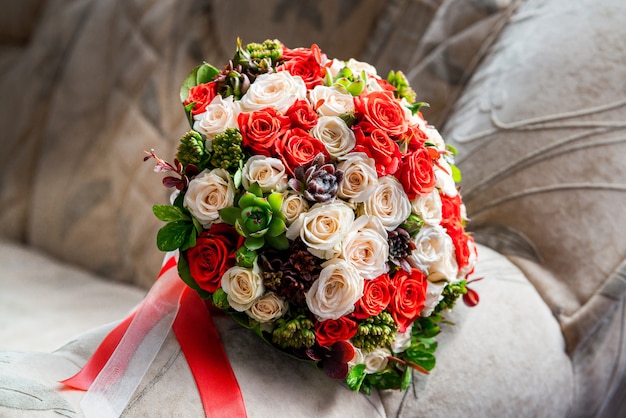Hochzeitsstrauß verschiedener Blumen