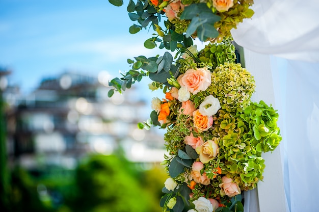 Hochzeitsstrauß verschiedener Blumen