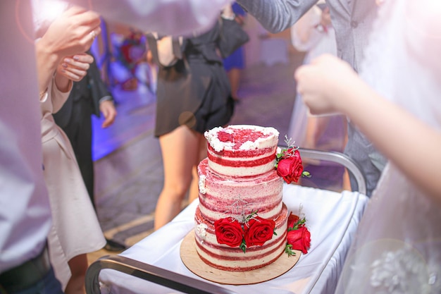 Hochzeitstorte mit Rosen Luxus-Konditorei