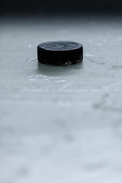 Hockey-Puck auf der Eisbahn