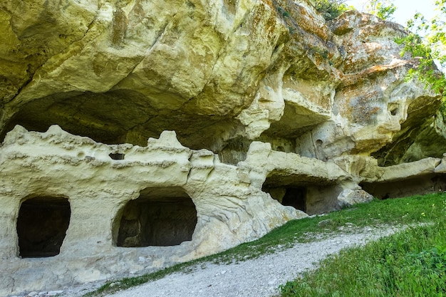 Höhlen der Stadt TepeKermen in Bakhchisarai Krim Russland Krimgebirge